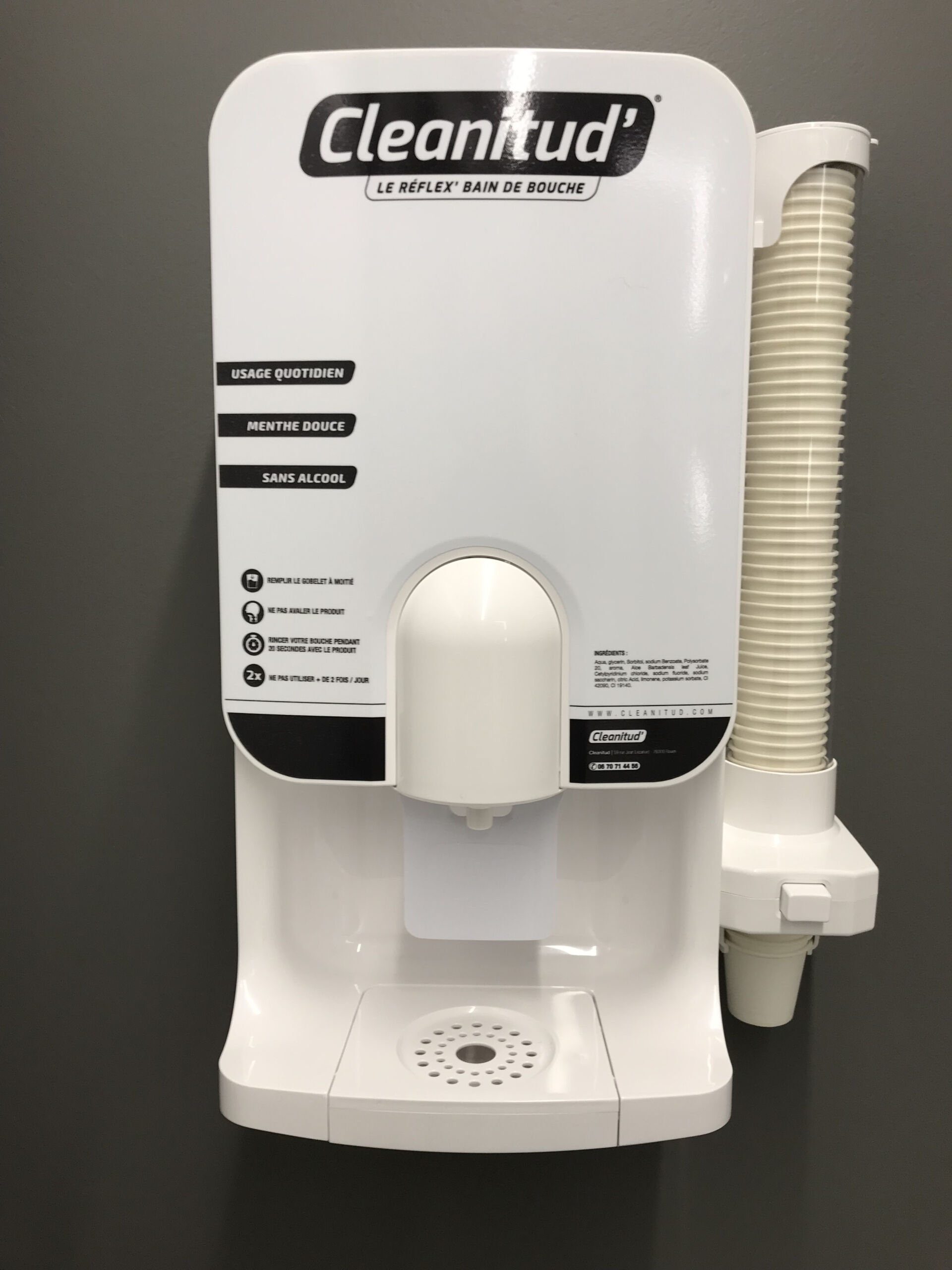 Cleanitude : un distributeur de bain de bouche dans les toilettes